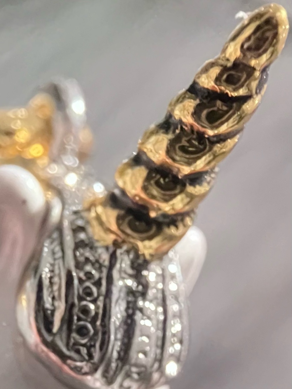 Juicy Couture Jeweled Unicorn Charm – Pearlescent White & Crystal Gold - Picture 12 of 13